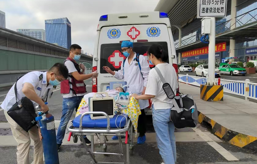 武穴市救护车出租公司