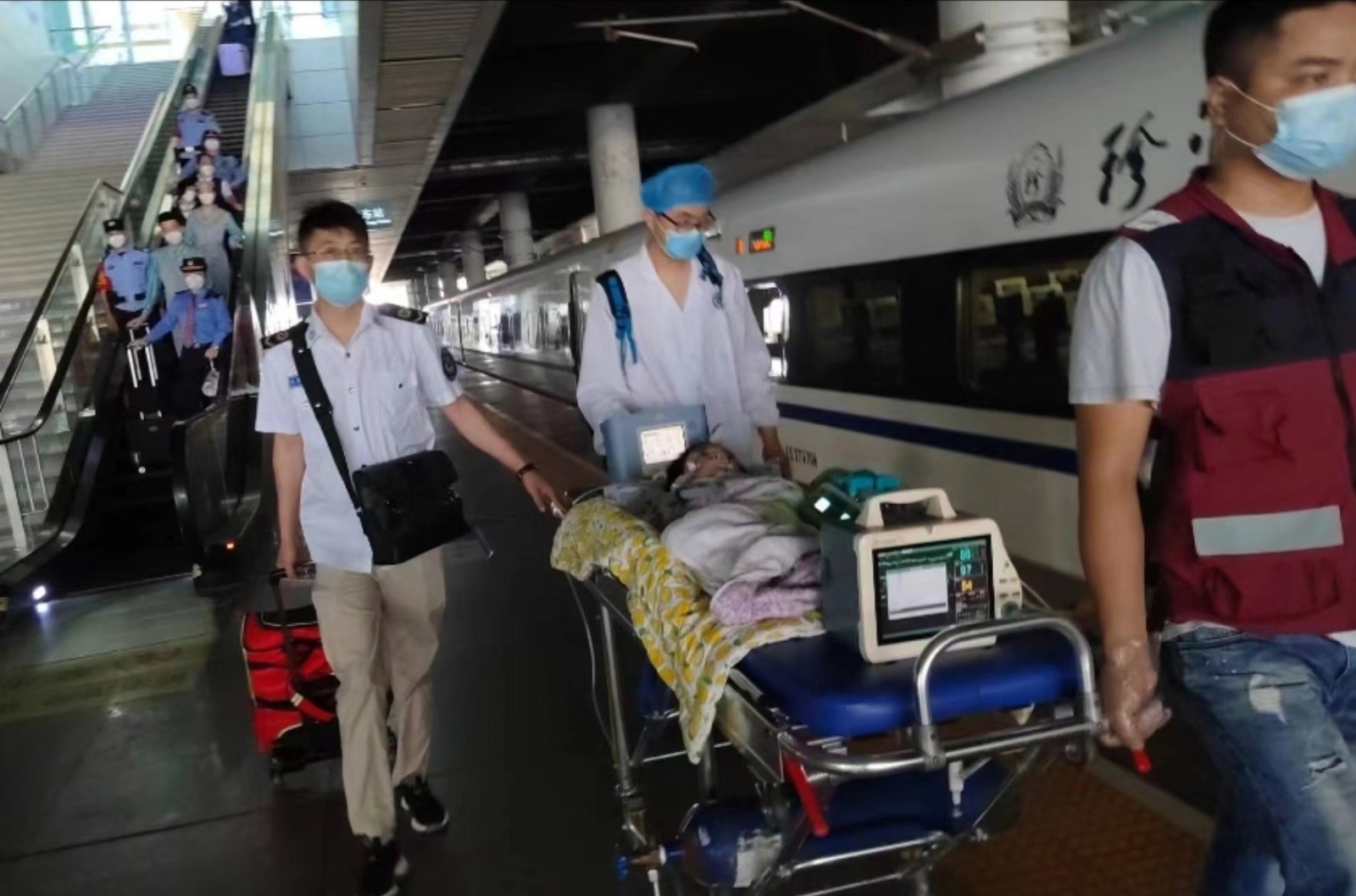 武穴市高铁转运公司